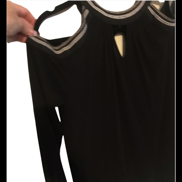 Black Cold Shoulder Maurice’s Top
FINAL PRICE - Picture 3 of 8